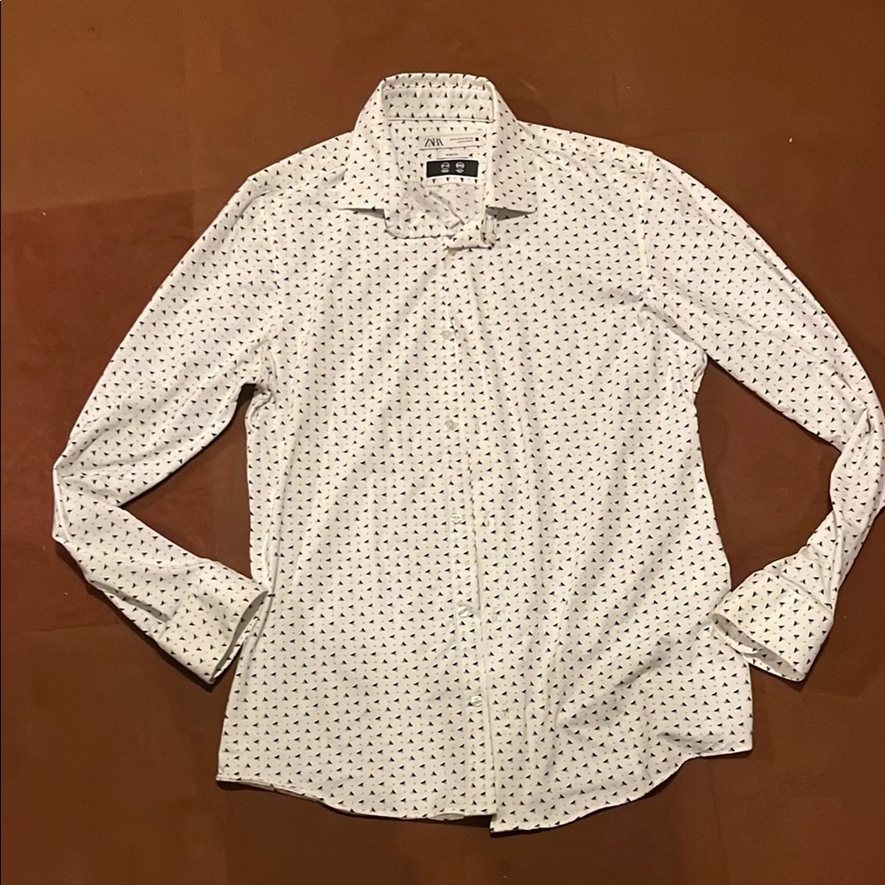Zara White and Black Patterned Casual Shirt